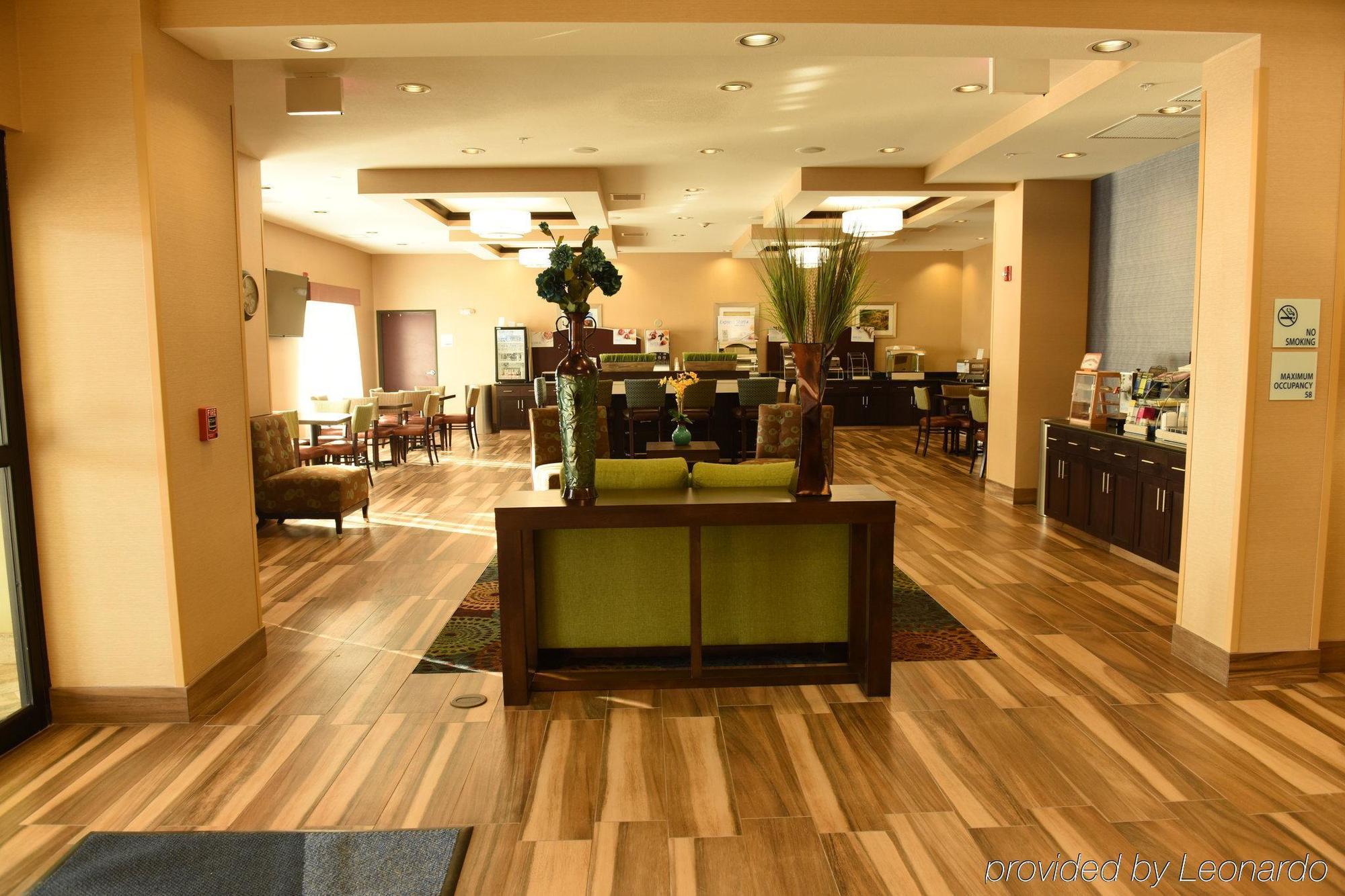 Holiday Inn Express & Suites Fort Dodge By Ihg Eksteriør billede